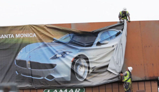 你无法想象的创意设计:广告牌瞬间变包包-广州聚奇广告