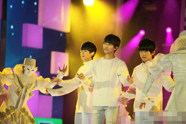 马云怎么就搞定了总统、拿下了007？