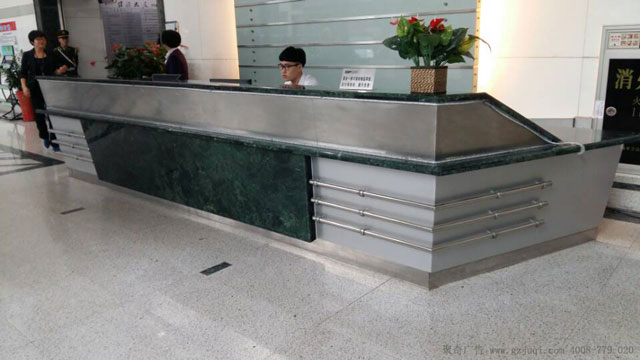 庆祝信源大厦“圣诞主题“前台墙设计顺利完工-广州前台形象墙设计|聚奇广告